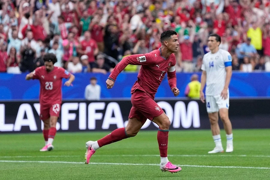 Ronaldo ghi bàn thứ lần 6 ở kì world cup