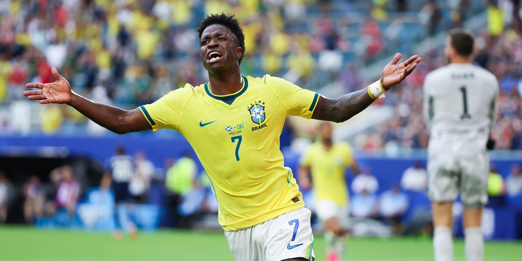 Brazil có chiến thắng tưng bừng